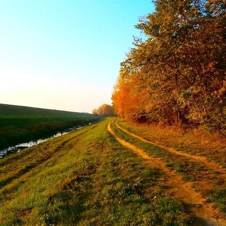 Relax Inn Šoporňa Eksteriør bilde