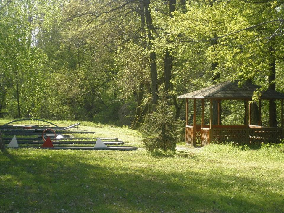 Relax Inn Šoporňa Eksteriør bilde
