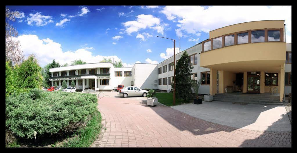 Relax Inn Šoporňa Eksteriør bilde